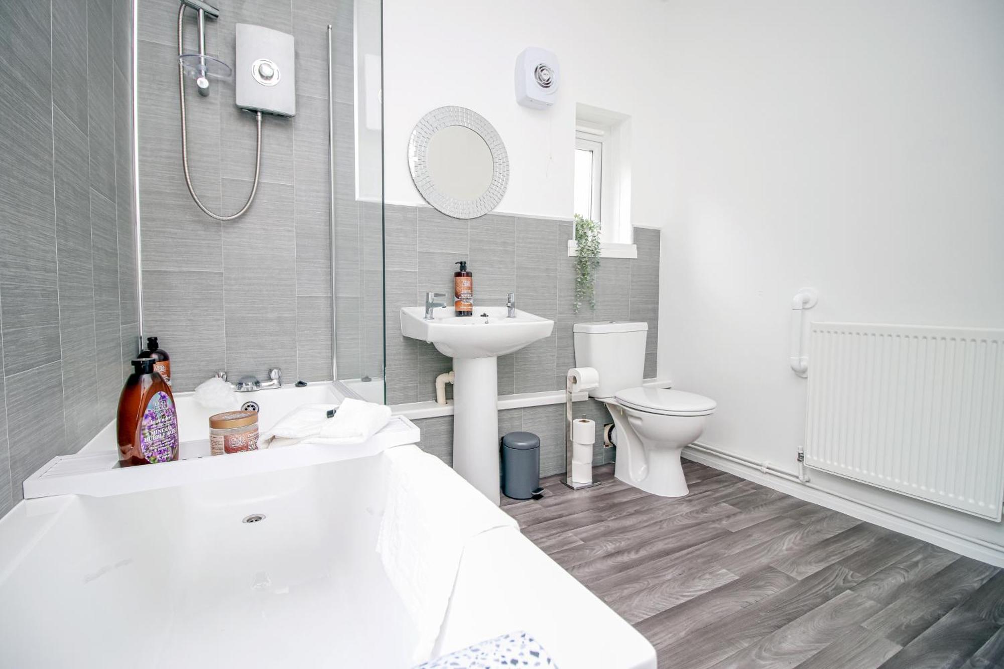 Norton Terrace Charming Home In The Beautiful Afan Forest By Staystaycations Port Talbot Extérieur photo
